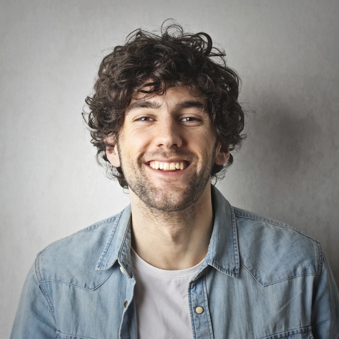 Should I Add a Photo on My CV? thumbnail